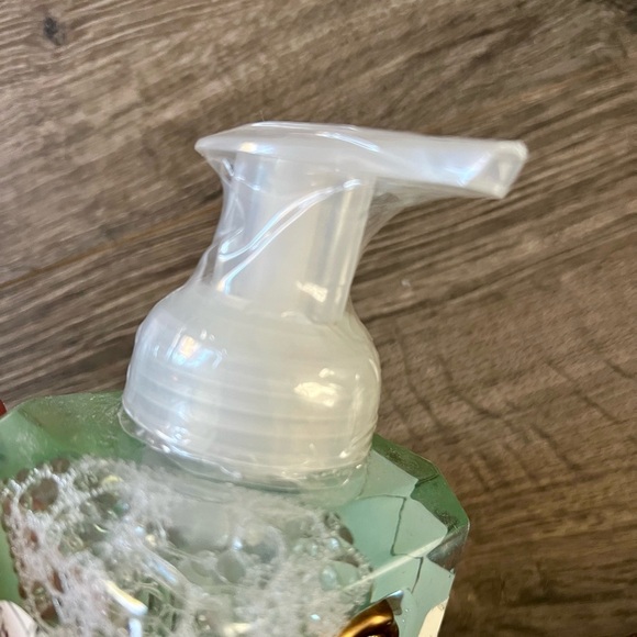 Michel Design Works Nest & Eggs Foaming Shea Butter Hand Soap 17.8 oz​ - Picture 5 of 6